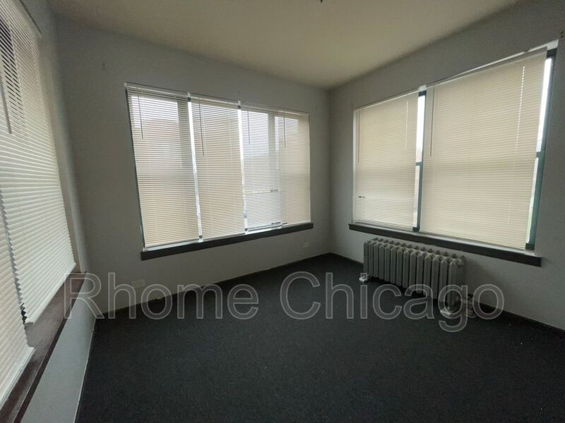 Charming - 3BD/1BA in South Shore! property image