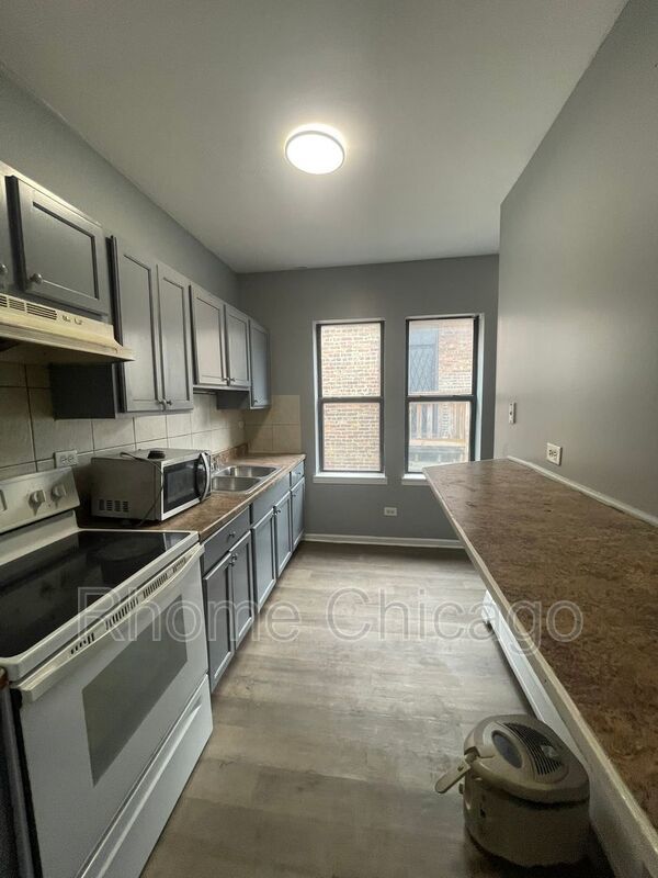 Charming - 2BD/1BA in South Shore! property image