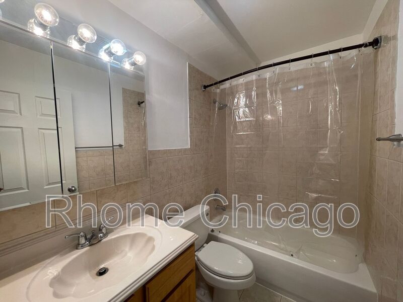Cozy 2Bed/1Bath in Palatine, IL property image