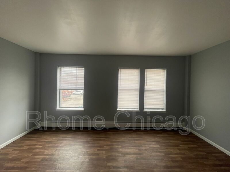 Charming - 3BD/1.5BA in South Shore! property image