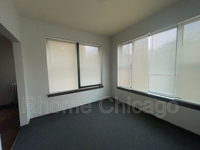 Charming - 3BD/1BA in South Shore! property image